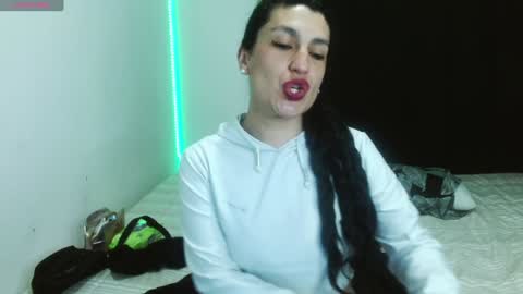 Cristina online show from 01-07-25, 01:28