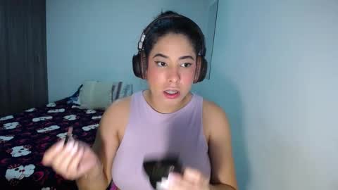 Cristina online show from 11-18-25, 02:39