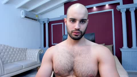 Cristobal Alzate online show from 01-06-25, 04:02