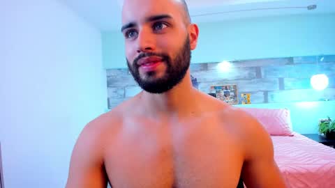 Cristobal Alzate online show from 02-21-25, 01:55