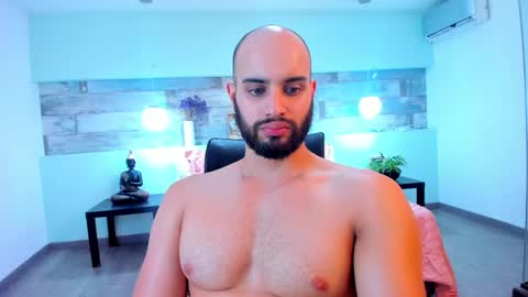 Cristobal Alzate online show from 02-21-25, 05:02