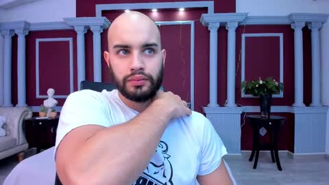 Cristobal Alzate online show from 02-25-25, 10:58