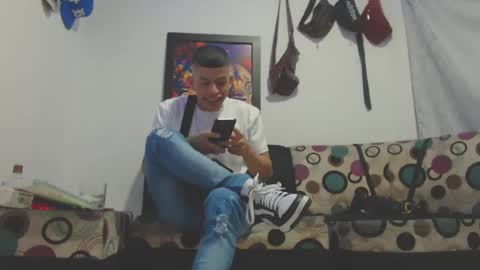 Snapshot of cristofer_dick5511 chatting on 01-01-25, 01:04 criistofer online show from 01-01-25, 01:04