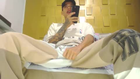 Snapshot of cristofer_dick5511 chatting on 09-20-25, 06:42 criistofer online show from 09-20-25, 06:42