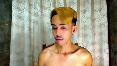 crocodale online show from 12-18-25, 02:12