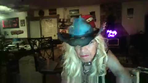 Snapshot of crossdrsr1 chatting on 09-20-25, 03:29 crossdrsr1 online show from 09-20-25, 03:29