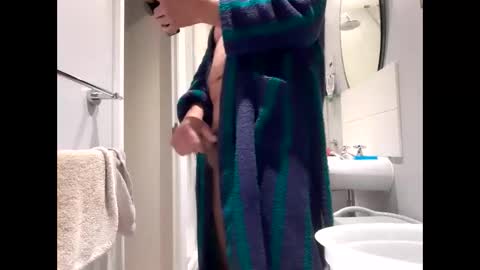 Snapshot of croup45 chatting on 11-19-25, 08:03 croup45 online show from 11-19-25, 08:03