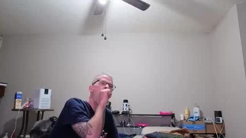 Snapshot of crownandkat chatting on 02-12-26, 03:45 Crownandkat online show from 02-12-26, 03:45