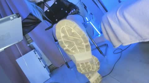 Cruel Siren online show from 09-21-25, 07:48