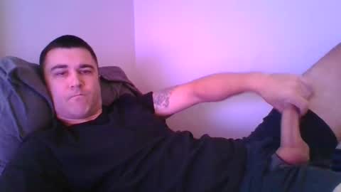 Snapshot of crush380 chatting on 02-13-25, 03:24 Crush380 online show from 02-13-25, 03:24