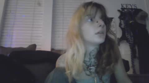 Snapshot of crylei chatting on 12-02-24, 11:56 kybaby online show from 12-02-24, 11:56