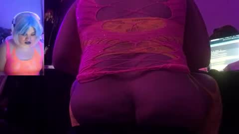 Snapshot of crysisweet chatting on 11-08-25, 12:11 ChrysiCreambunnmommy online show from 11-08-25, 12:11