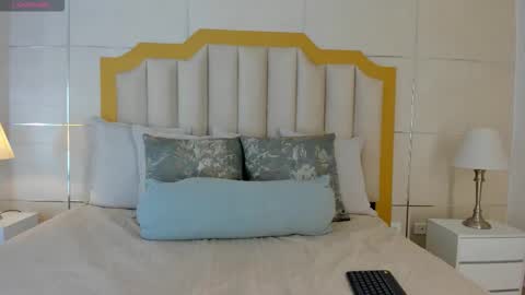 Crystal Rose  online show from 02-11-26, 11:37