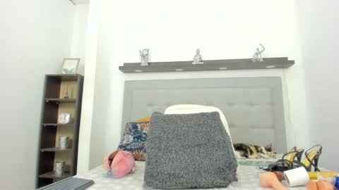 crystal_butterfly1 online show from 12-28-24, 02:32