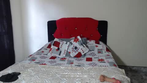 Snapshot of crystal_milkmature chatting on 09-10-25, 04:51 Crystal Milf online show from 09-10-25, 04:51