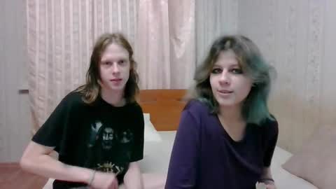 Snapshot of crystal_porn_love chatting on 12-09-24, 08:44 Crystal and Marcl online show from 12-09-24, 08:44