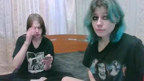 Snapshot of crystal_porn_love chatting on 12-19-24, 06:56 Crystal and Marcl online show from 12-19-24, 06:56