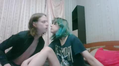 Snapshot of crystal_porn_love chatting on 12-26-24, 09:58 Crystal and Marcl online show from 12-26-24, 09:58