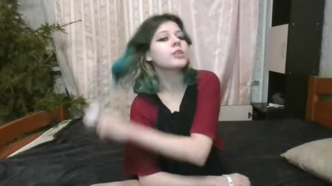 Snapshot of crystal_porn_love chatting on 01-16-25, 03:56 Crystal and Marcl online show from 01-16-25, 03:56