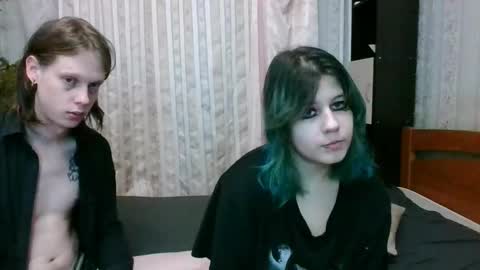 Snapshot of crystal_porn_love chatting on 01-20-25, 10:26 Crystal and Marcl online show from 01-20-25, 10:26