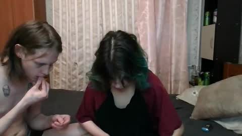 Snapshot of crystal_porn_love chatting on 02-14-25, 05:25 Crystal and Marcl online show from 02-14-25, 05:25