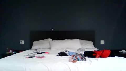 crystalbarbie214 online show from 11-17-25, 12:49