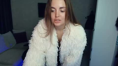 crystalemily online show from 10-17-25, 07:16