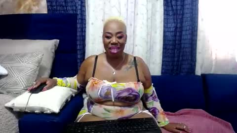 crystaljes online show from 01-22-25, 04:02