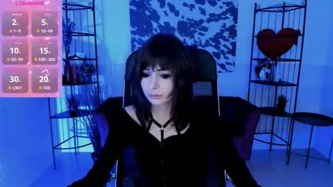 Snapshot of crystallbloom chatting on 10-11-25, 01:49 crystallbloom online show from 10-11-25, 01:49