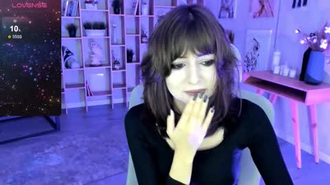 Snapshot of crystallbloom chatting on 10-17-25, 04:59 crystallbloom online show from 10-17-25, 04:59