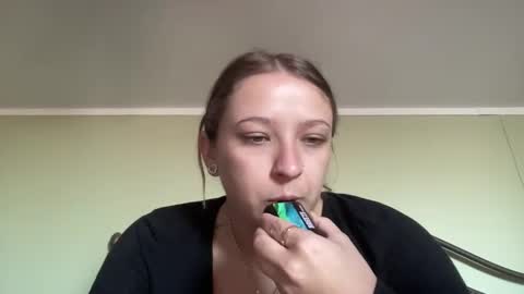 Snapshot of crystallee170 chatting on 01-09-25, 06:15 CrystalBabyy online show from 01-09-25, 06:15