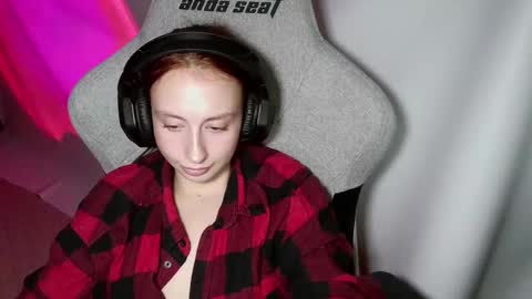 Snapshot of crystallkris chatting on 01-08-25, 05:27 Kristina online show from 01-08-25, 05:27