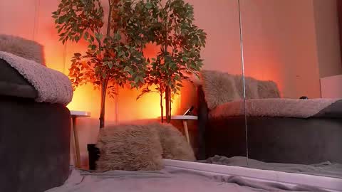 Snapshot of crystallred chatting on 11-13-25, 05:50 crystallred online show from 11-13-25, 05:50