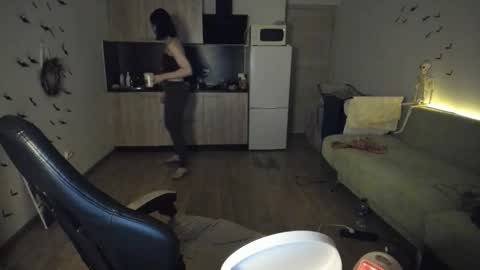 Kira online show from 09-30-25, 04:01