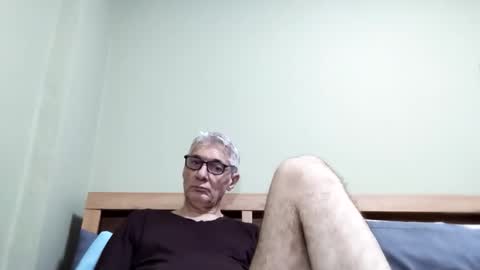 Snapshot of cucaio18 chatting on 10-20-25, 01:06 BIG UNCUT HARD COCK online show from 10-20-25, 01:06