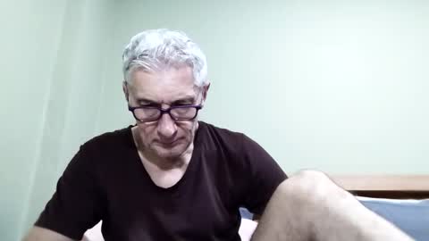 Snapshot of cucaio18 chatting on 10-27-25, 01:20 BIG UNCUT HARD COCK online show from 10-27-25, 01:20