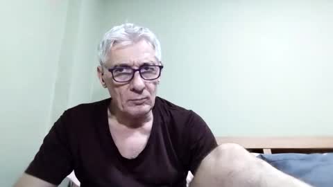 Snapshot of cucaio18 chatting on 10-30-25, 09:00 BIG UNCUT HARD COCK online show from 10-30-25, 09:00