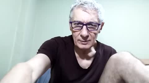 Snapshot of cucaio18 chatting on 11-21-25, 01:48 BIG UNCUT HARD COCK online show from 11-21-25, 01:48