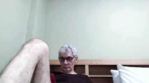 Snapshot of cucaio18 chatting on 11-30-25, 02:43 BIG UNCUT HARD COCK online show from 11-30-25, 02:43