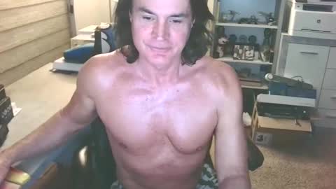 Yup... kinda old but Stop in and say hello online show from 01-03-25, 04:44