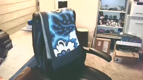 Yup... kinda old but Stop in and say hello online show from 10-19-25, 04:02