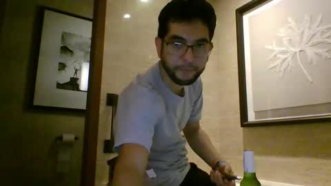 Snapshot of culturalclash1985 chatting on 11-13-25, 08:02 culturalclash1985 online show from 11-13-25, 08:02