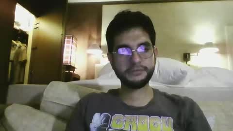 Snapshot of culturalclash1985 chatting on 11-20-25, 09:09 culturalclash1985 online show from 11-20-25, 09:09