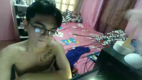 Snapshot of cum_boy69xx chatting on 09-13-25, 03:28 james online show from 09-13-25, 03:28