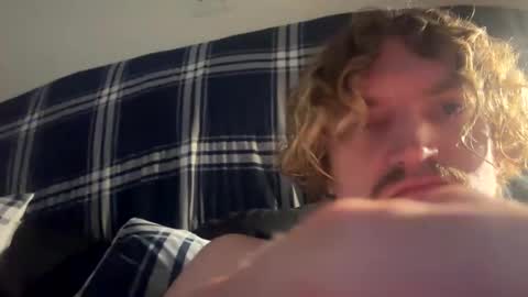 Snapshot of cum_dump_viktor chatting on 09-30-25, 03:06 cum_dump_viktor online show from 09-30-25, 03:06