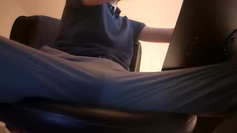 Snapshot of cumddy93 chatting on 10-16-25, 12:22 cumddy93 online show from 10-16-25, 12:22