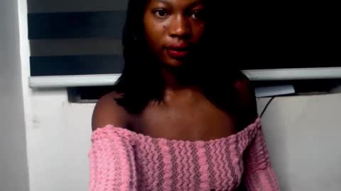 Snapshot of cumebony_petit chatting on 01-18-26, 03:32 cumebony_petit online show from 01-18-26, 03:32