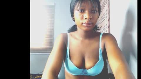 Snapshot of cumebony_petit chatting on 02-07-26, 06:50 cumebony_petit online show from 02-07-26, 06:50