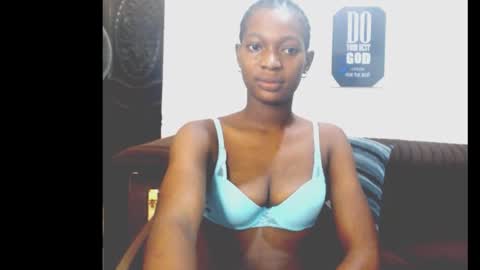 Snapshot of cumebony_petit chatting on 02-15-26, 10:25 cumebony_petit online show from 02-15-26, 10:25