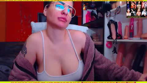 Snapshot of cuminmenowbby chatting on 11-15-25, 03:19 cuminmenowbby online show from 11-15-25, 03:19